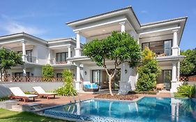 Melia Vinpearl Cam Ranh Beach Resort